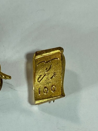 Vintage 2 OC Tanner Lapel Pins AOPA and Junior C of C, 1 100 Gold Tone, Lot of 3 - Picture 6 of 11