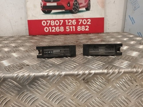 Vauxhall Astra Sri Plus 2004-2009 REAR LICENSE PLATE LIGHTS HOLDER TRIM 13139990 - Picture 1 of 2