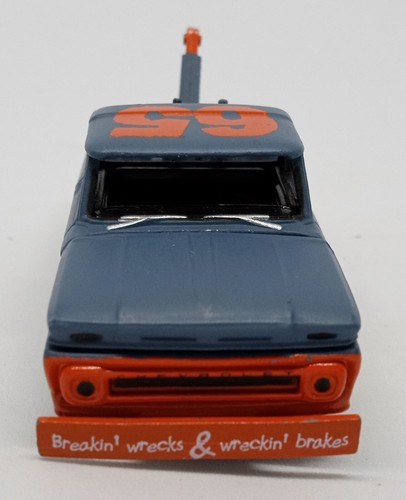 Johnny Lightning Matte Gray Wrecker Breaker Loose Diecast 1:64 2021 Missing Tire - Picture 3 of 8