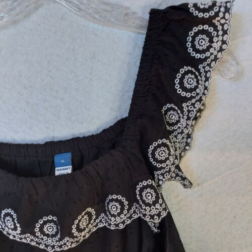 Old Navy Women's Tank Top Size XL Black Embroidered Eyelet Swiss Dot  - Picture 3 of 8