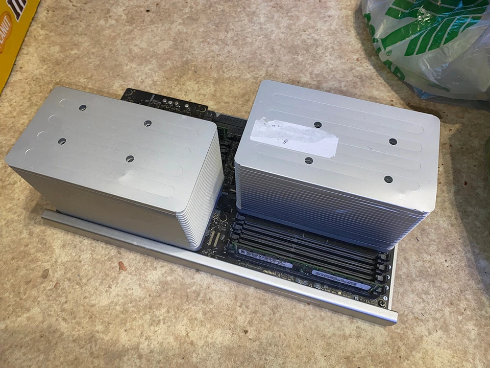 Mac Pro CPU Tray 3.33GHz x 2 = 12 core 32GB 2010-2012 5,1 SMC Version 1.39f5 - Image 2 of 3