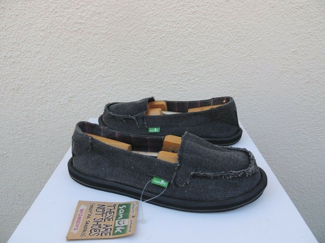 sanuk shorty sidewalk surfer