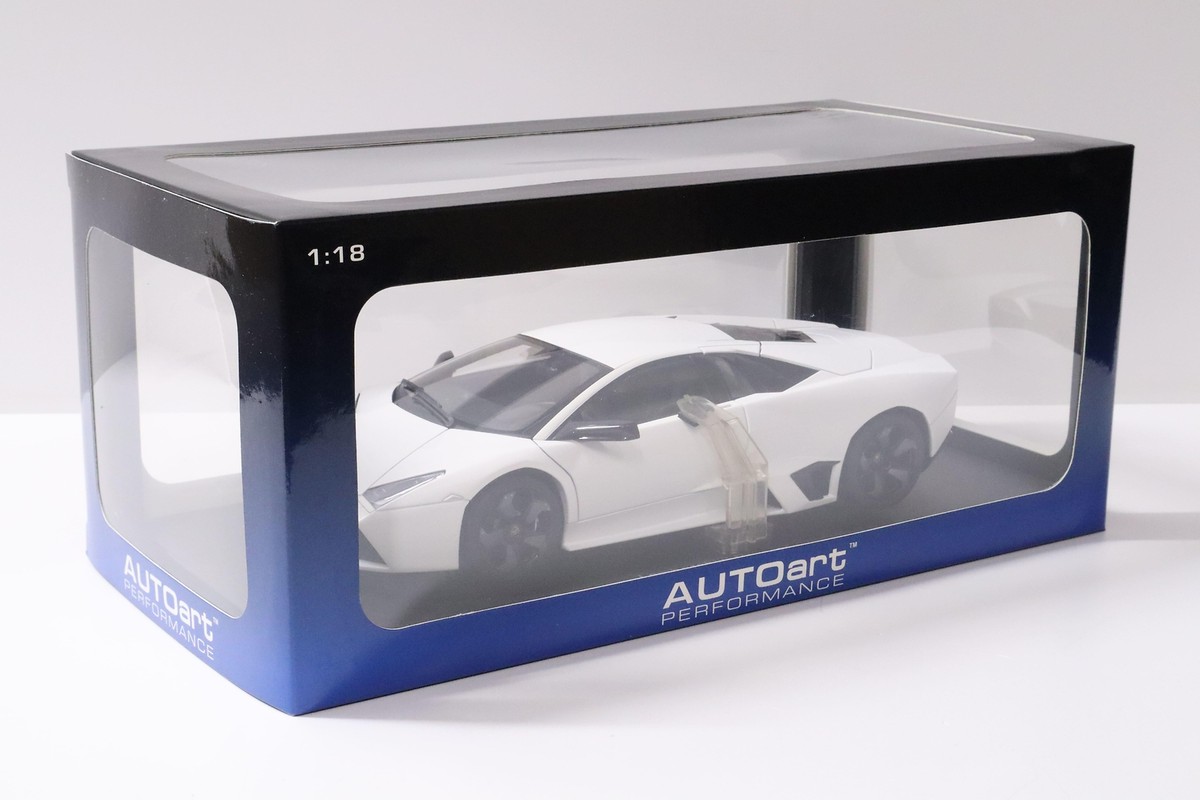 AUTOart Lamborghini Reventón ホワイト 1/18 s-l400.jpg