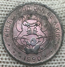 1990 CHUCK E CHEESE TOKEN PINK ANODIZED big rat head x showbiz pizza CEC gaming
