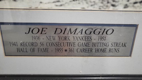 JOE DIMAGGIO NEW YORK YANKEES AUTOGRAPHED PHOTO Big FRAMED - Picture 2 of 4