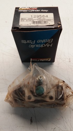 NOS FADE FREE 129564 WHEEL CYLINDER   ASSY - Picture 1 of 2