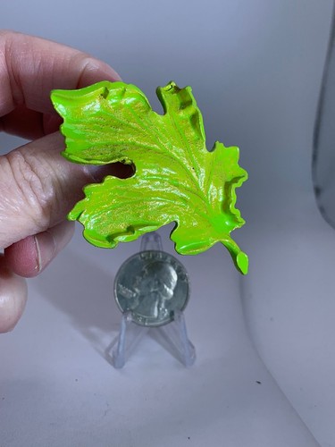 Leaf Maple Coiled Green Vintage Metal Brooch Pin M-3121 - Picture 2 of 3