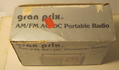 Radio portátil Gran Prix AM/FM AC/DC en caja con instrucciones y auricular ¡FUNCIONA! - Imagen 16 de 17