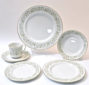 Royal-Doulton-WESTFIELD-6-Piece-Place-Setting-England-11-Place-Sets-Available