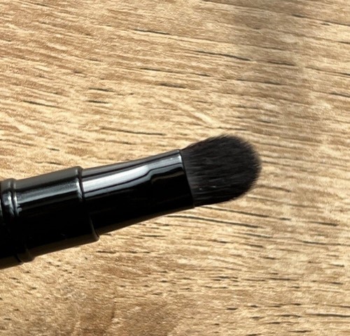Chanel No. 201 Retractable Dual-Ended Eye-Contouring Brush N°201 ~NEW~ - Picture 8 of 9