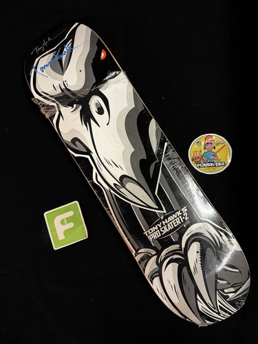 RARO FIRMADO Tony Hawk Pro Patinador Falcon Birdhouse Tabla de Monopatín AUTÓGRAFO - Imagen 1 de 10