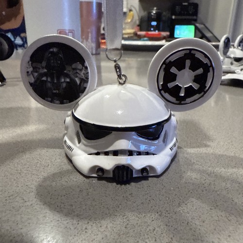 Disney Parks 2025 Star Wars Stormtrooper Vader Mickey Ear adorno de Navidad nuevo - Imagen 3 de 11