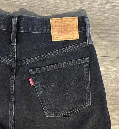 Levi’s Premium 501 abgeschnittene schwarze Denim-Shorts mit 6 Zoll Schrittlänge Damengröße 26 schwarz - Bild 6 von 17