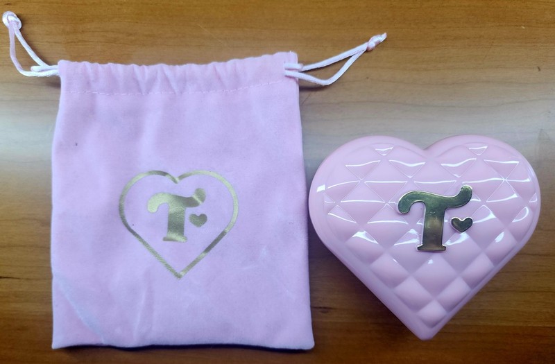 Trixie Mattel Cosmetics Quilted Puffy Heart Mirror Compact Pink w Bag 