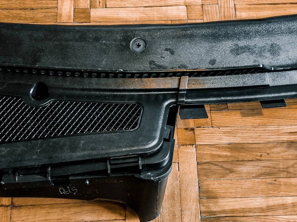 Audi A4/S4/RS4 B5 OEM LHD Parabrisas Cubierta Deflector Juego de molduras 1999-2001 Foto 4 de 4