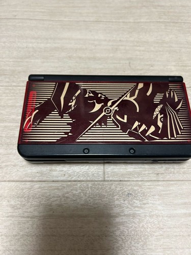 Nintendo New 3DS Console - Picture 4 of 5