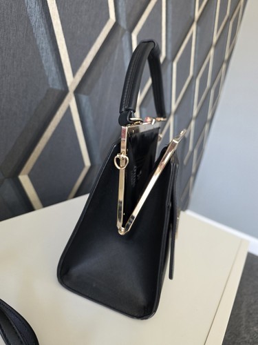 Chic Dune London Black Doctor style Shoulder Bag - Timeless Elegance! - Picture 9 of 15