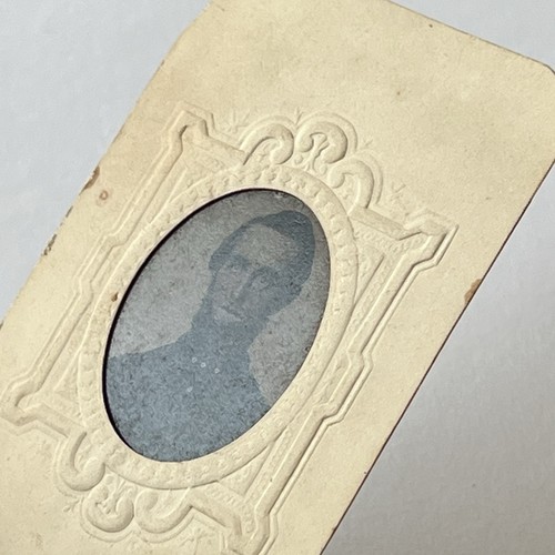 Antica Fotografia Tintype Affascinante Dapper Uomo Barba Unico Triangolo di Bottoni - Foto 6 di 9