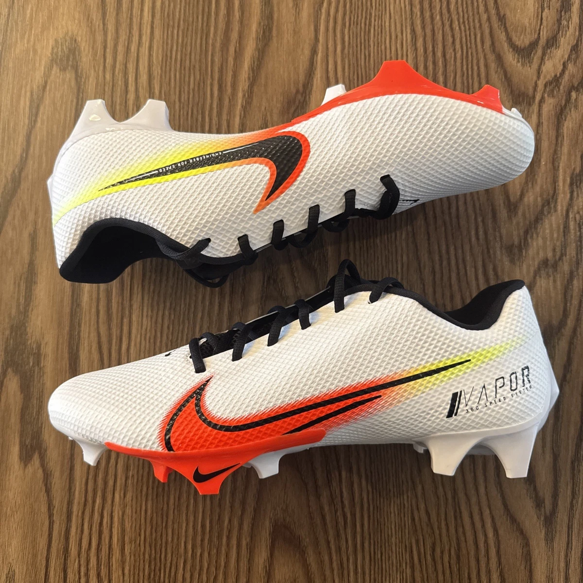 Preços baixos em Nike Vapor Edge Speed 360 Premium White Crimson