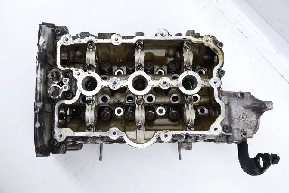 Audi A5 2008-2011 3,2 L - culata de motor izquierda 3,2 L 06E103065B Foto 2 de 4