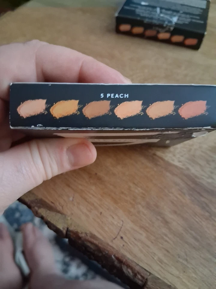 Fenty beauty snap shadows mix & match Eye Shadow Palette (5 PEACH) New in box - Image 2 of 4
