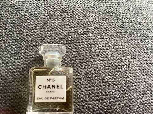 New Chanel No 5 Paris Eau De Parfum (Minature Size - Approx 5ml) - Picture 3 of 14