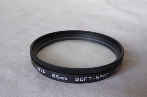 HOYA 55mm SOFT SPOT SPECIAL EFFECTS FILTER Clear & Opaque Glass Elements in Box - Picture 2 of 9
