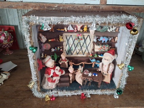 Rare Vintage Christmas 1950s Diorama shadow box Sants Workshop,Elves,Toys 15×17" - Picture 18 of 21