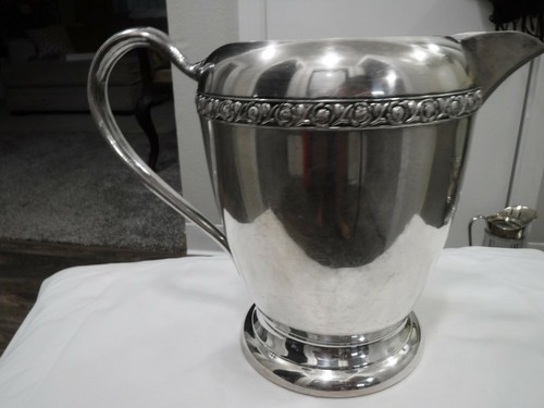 FB Rogers Silver Co Water Pitcher 7" Tall 1607 - Picture 2 of 12