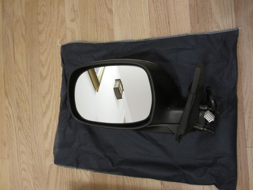 Toyota Tundra 00-06 TRQ MRA05355 Driver Side Power View Mirror Heated, Foldaway - Picture 1 of 7