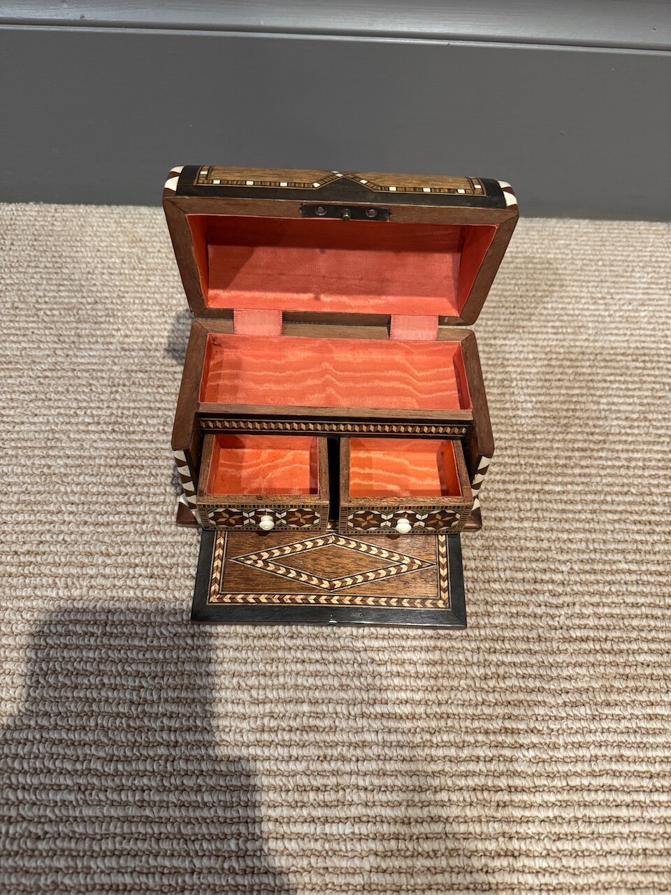 Picture 3 of 8