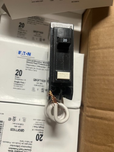 NEU Eaton QBGFT1020 120V 20A Erdschluss-Leistungsschalter zum Anschrauben IN BOX