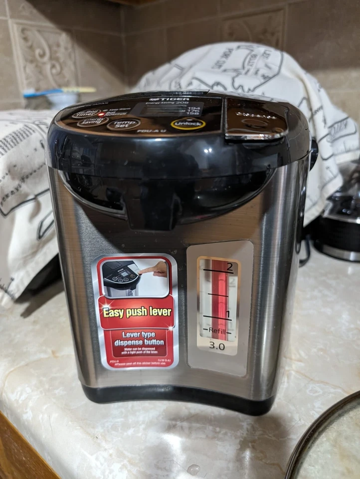 Caldera y calentador de agua caliente eléctrico Tiger PDU-A30U de 3 litros (negro inoxidable) Foto 3 de 4