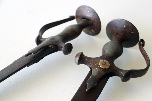 Two Antique Swords - Picture 11 of 12