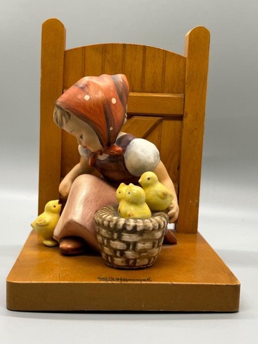 Hummel Goebel Chick Girl Book End Figurine Girl with Chicks TM2 #61/B GREAT COND - Picture 2 of 10