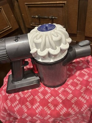 Dyson V6 Handheld Cordless Vacuum Cleaner Bagless White *PARTS ONLY