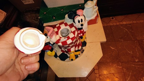 Disney Mickey And Minnie Tea Party Teapot  - Picture 5 of 6