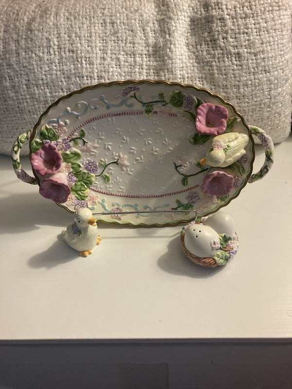 Lot of 3 2001 Avon Springtime Easter Platter, Duck & Eggs Salt & Pepper Shakers