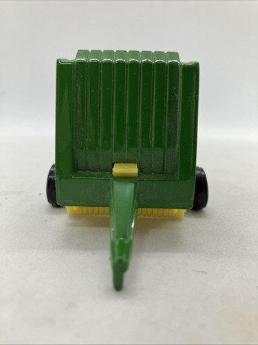 John Deere ERTL 535 Hay Baler 1:64 Scale DieCast - Picture 5 of 9