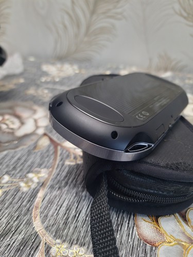 Sony PS VITA KONSOLE - OLED 1000 Modell - PCH-1003 + USB Ladekabel - Bild 9 von 9