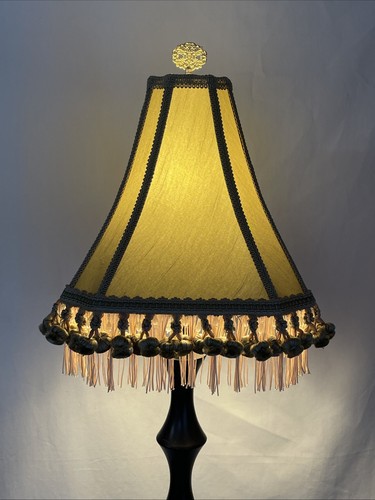 Lampada da tavolo stile vittoriano art deco paralume salvia/verde lime beige, frange nappa - Foto 13 di 23