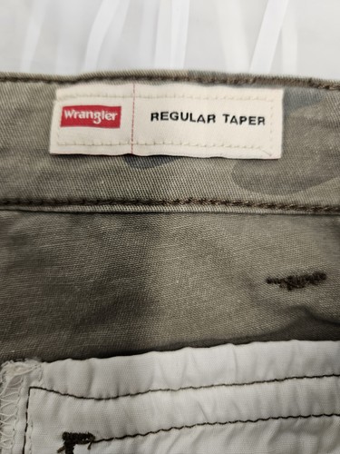 Wrangler Jeans Mens 36x32 Camouflage Cargo Woodland Camo Outdoors Skater Y2K - Picture 3 of 6