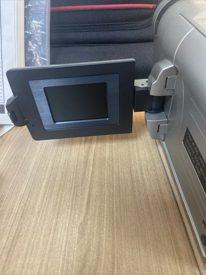 Vintage RCA Auto Shot 200x CC-6373 WORKS W/ Charger 2 Batteries Camcorder - Image 4 of 4