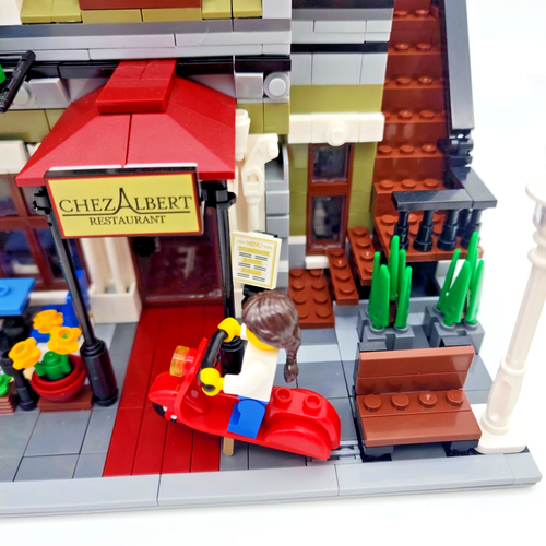 Brand New Parisian Restaurant Modular Set, 2,469 UNbranded Bricks (No Box) - Picture 8 of 13