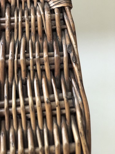 Vintage/Retro Brown Wicker Picnic Basket / Hamper with straps & handle pre-owned - Picture 14 of 20