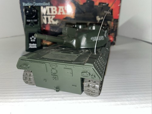 Vintage Radio Shack Radio Controlled Combat Tank 60-3069 (Not Working) - Picture 5 of 16