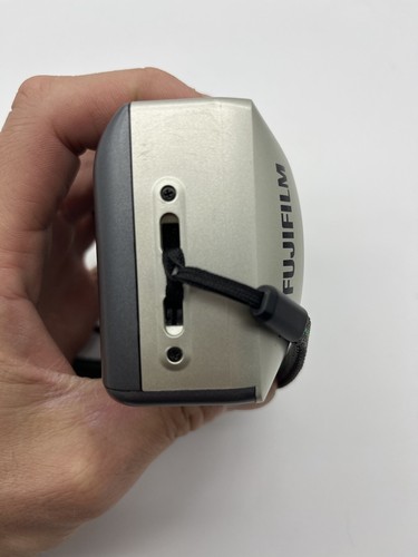 Fujifilm Zoom Date 60 Silver 35mm Film Camera Auto Focus Point/Shoot Tested READ - Picture 14 of 18