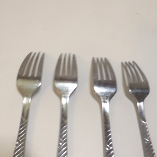 Tenedor de cena y ensalada Cambridge 3 cubiertos patrón espiga líneas cruzadas - Imagen 7 de 8