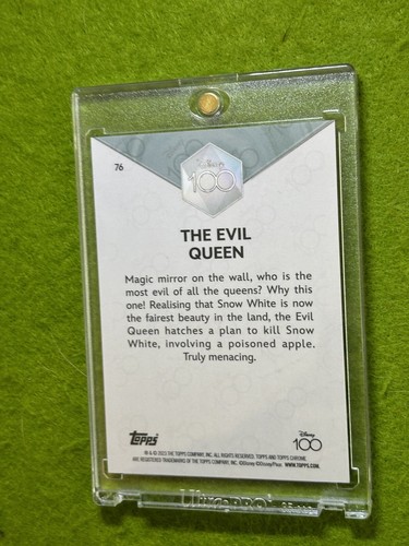 The Evil Queen DISNEY 100 GREEN REFRACTOR #/99 SSP 2023 Chrome ALICE WONDERLAND - Picture 12 of 24