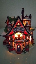 DEPARTMENT 56 North Pole Series "Christmas Village Teddy Bear Training Center"